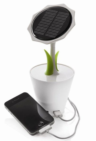 CARGADOR SOLAR INSPIRADO EN UN GIRASOL