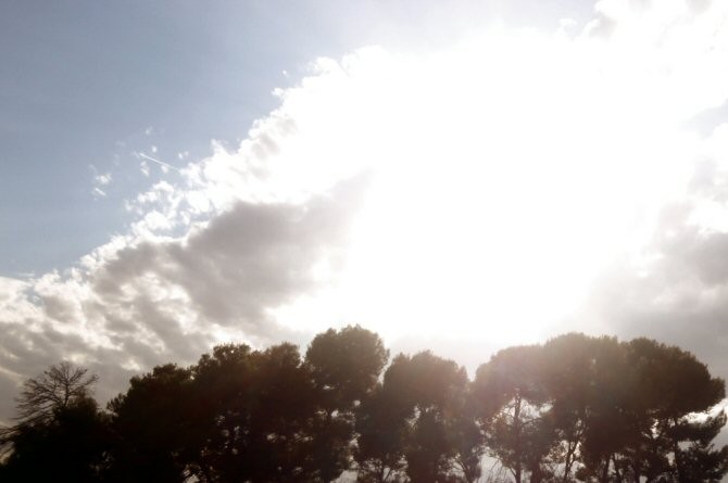 PRONÓSTICOS INMEDIATOS DE NUBOSIDAD PARA MEJORAR LA ENERGÍA SOLAR