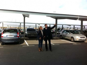 UAL INSTALA UN PARKING CON ENERGÍA FOTOVOLTAICA