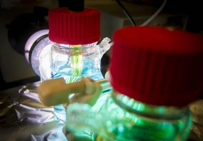 ALMACENAMIENTO Y CONSUMO NOCTURNO EFICIENTES DE ENERGÍA SOLAR