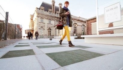 INSTALACIÒN DE AZULEJOS GENERADORES DE ENERGÍA RENOVABLE EN EL DISTRITO FINANCIERO DE LONDRES