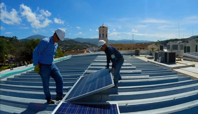 EN OCAÑA LE APUESTAN AL USO DE ENERGÍA SOLAR -COLOMBIA-
