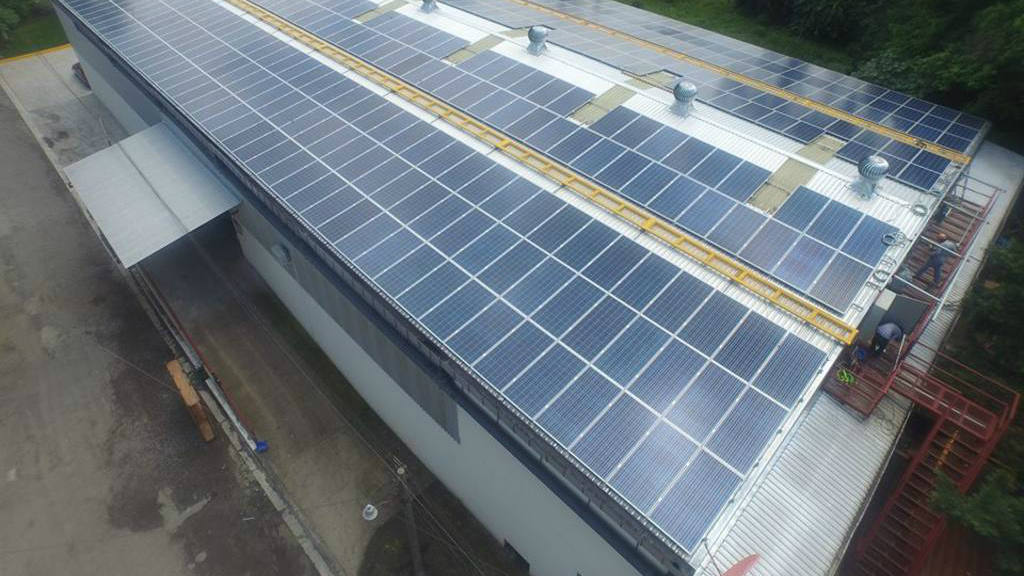 ALIMENTOS MOR INSTALA PLANTA DE ENERGÍA SOLAR -EL SALVADOR-