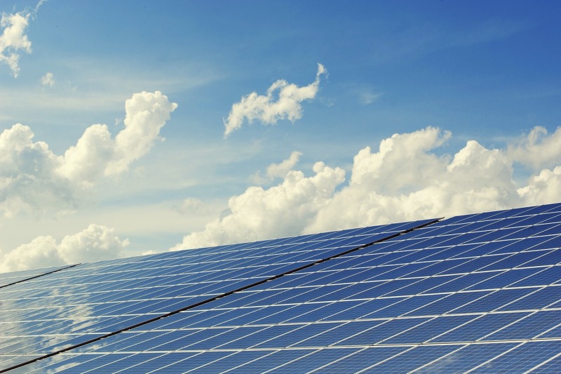 León prueba un proyecto de energía solar con inteligencia artificial