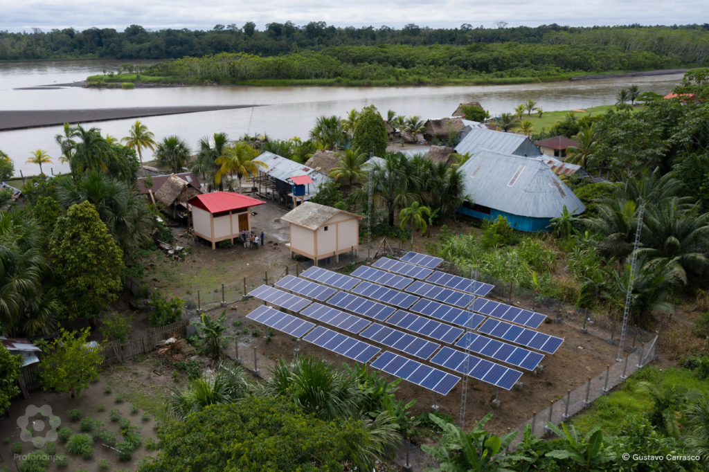 240 paneles fabrican hielo para procesar pescado artesanal en la Amazonia