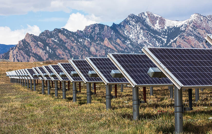 Enfriamiento de módulos solares aumentando el espacio entre filas de paneles