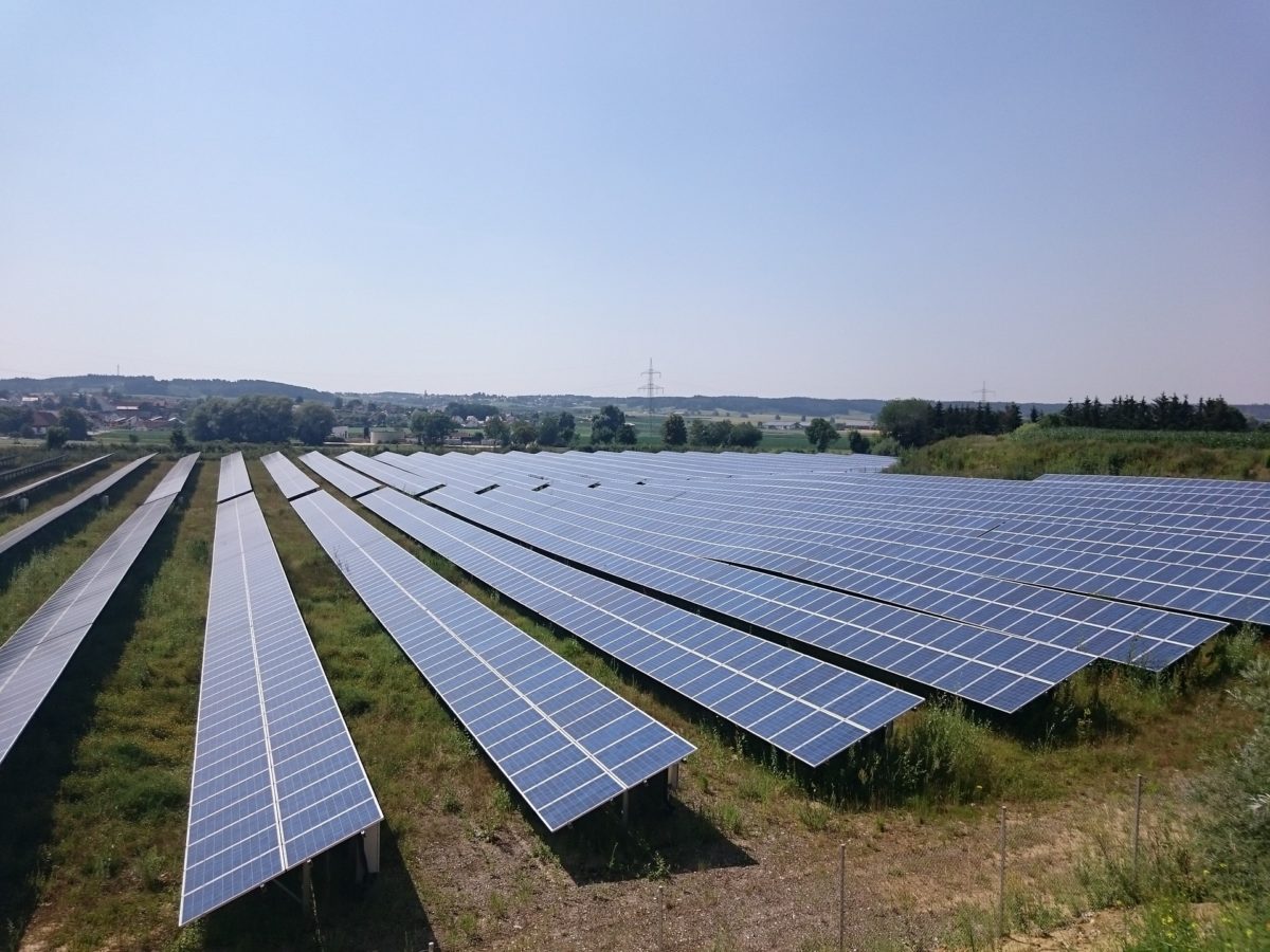 Curvas de degradación no lineales que afectan la rentabilidad del proyecto solar