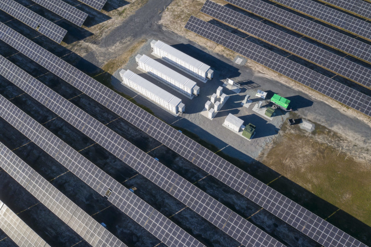 Tendencias mundiales en energía solar y almacenamiento