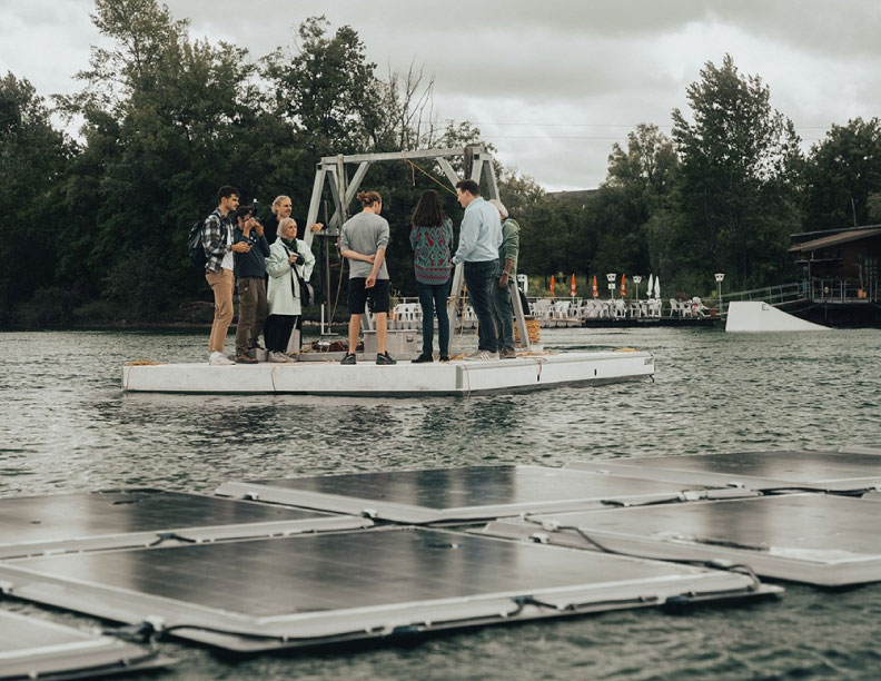 Fotovoltaica flotante para parques acuáticos