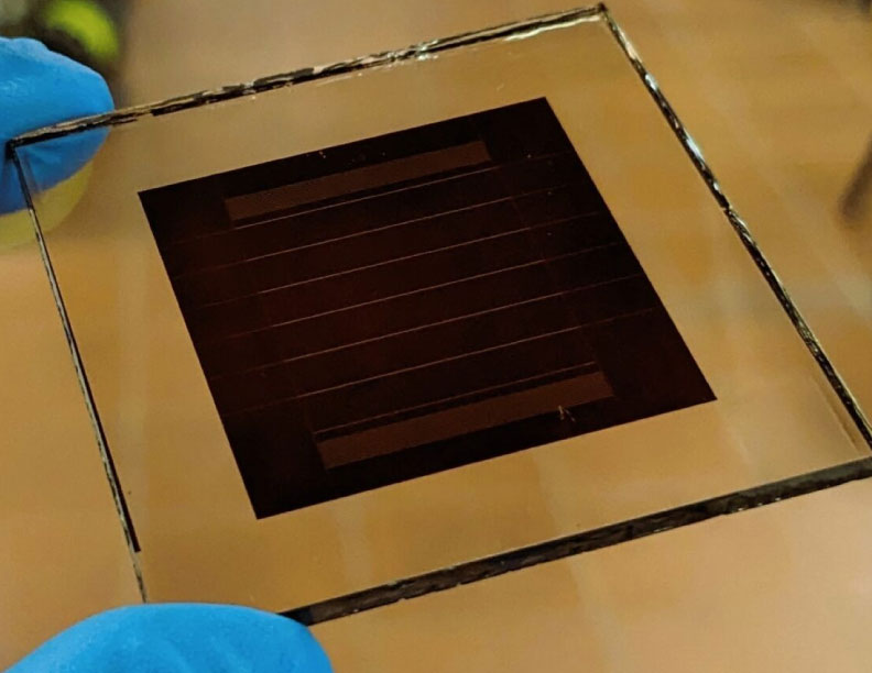Empresa italiana desarrolla minimódulos solares de perovskita con una eficiencia del 20,7 por ciento