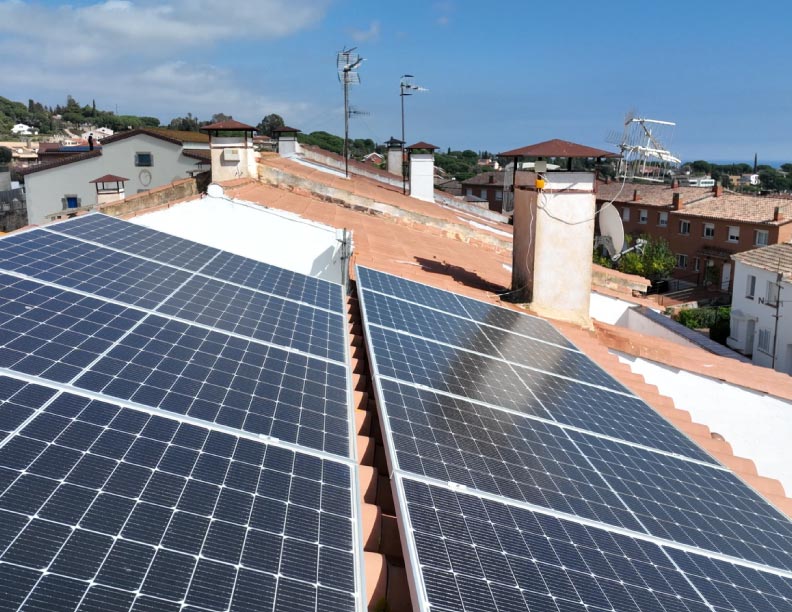Placas solares: esto es lo que puede ahorrar si apuesta por el autoconsumo